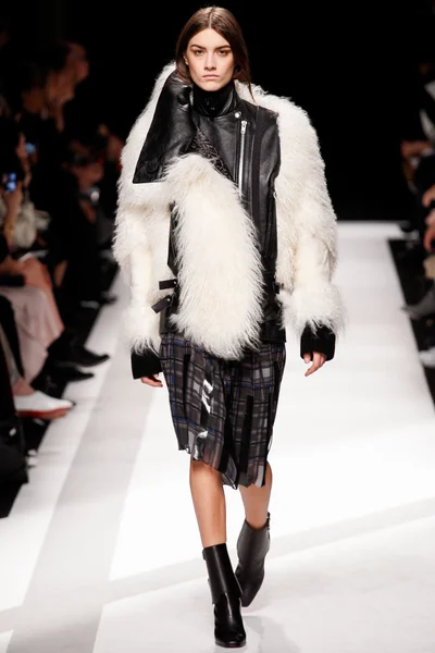 Look 33